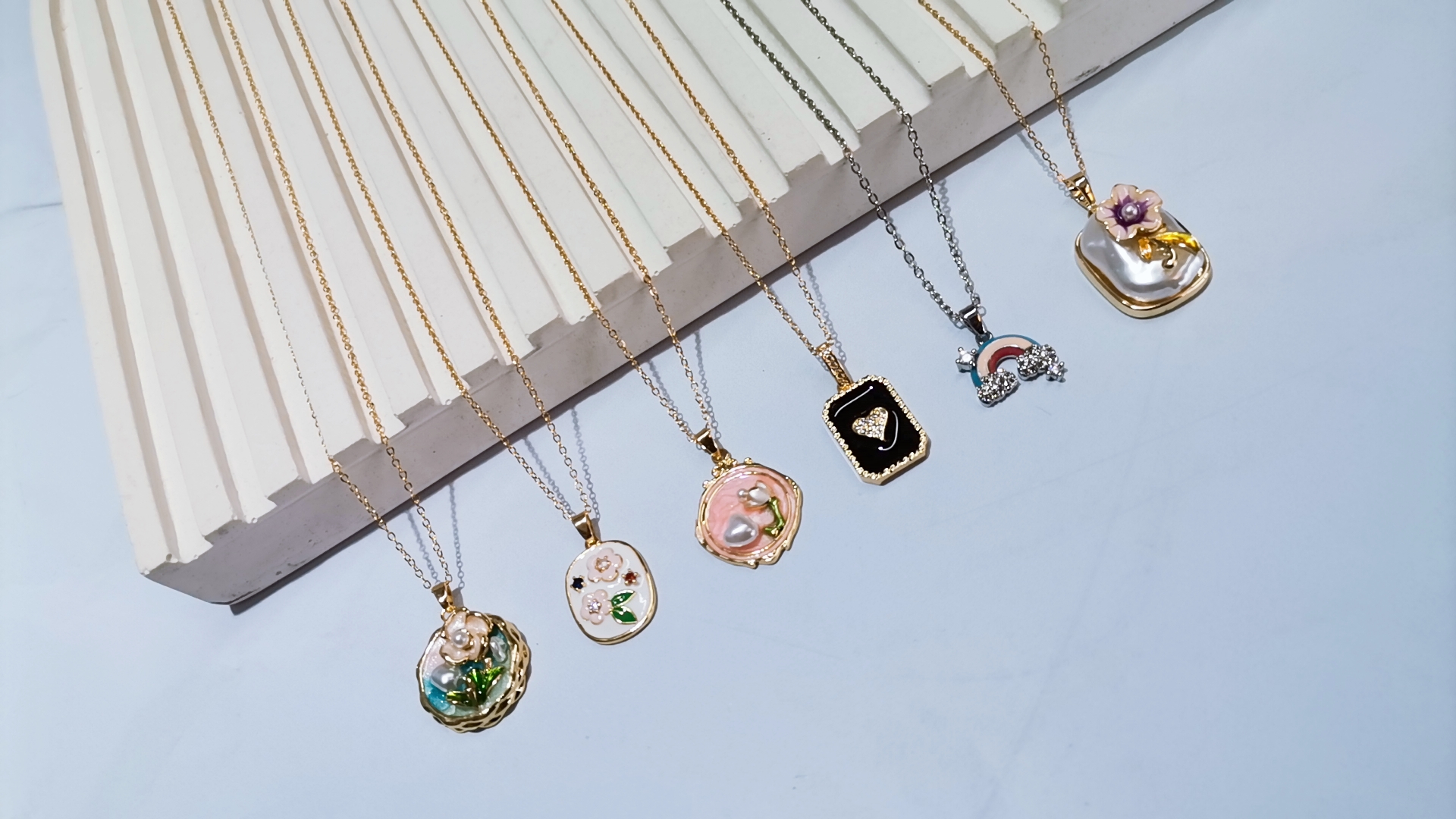 گردنبند رزینی